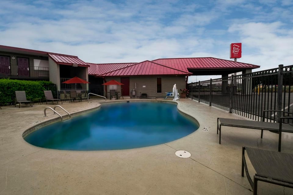 Red Roof Inn Dothan Hotel in Dothan