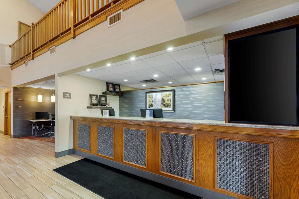 Best Western Falcon Plaza - Bowling Green Hotel in Ohio