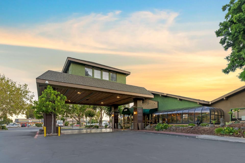 Best Western Plus Forest Park Inn Hotel in Gilroy