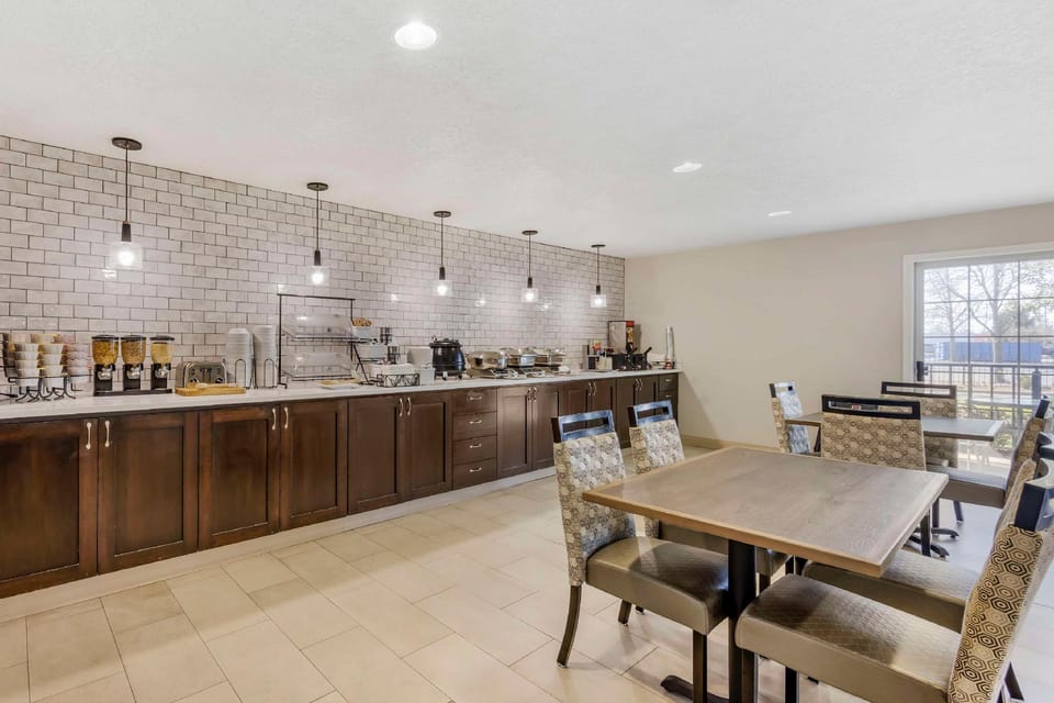 Best Western Plus Grand Manor Inn Hotel in Springfield