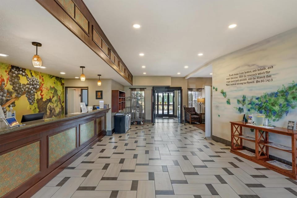 Best Western Plus Grapevine Inn Hotel in Washington