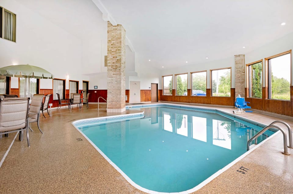 Best Western Plus Howe Inn Hotel in Indiana