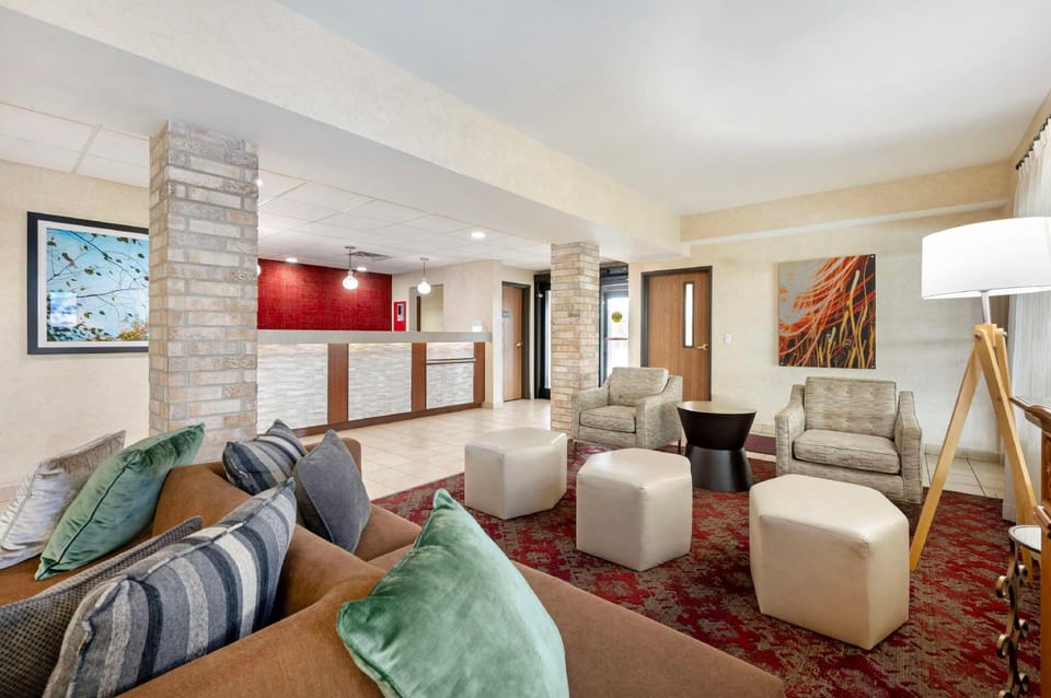 Best Western Plus Howe Inn Hotel in Indiana