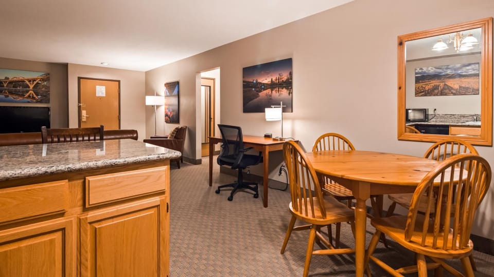 Best Western Inn at the Rogue Hotel in Rogue River