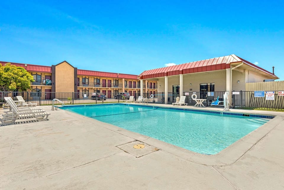 Americas Best Value Inn Paris Motel in Paris
