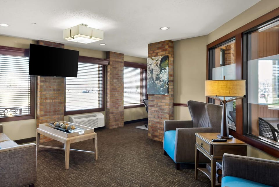Best Western Lakewood Inn Hotel in Hebron