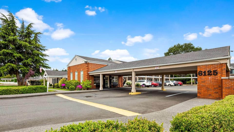 Best Western Lakewood Hotel in Lakewood
