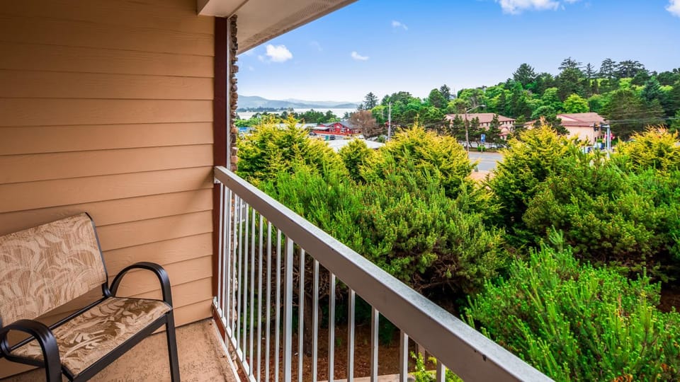 Best Western Plus Landmark Inn Hotel in Lincoln City