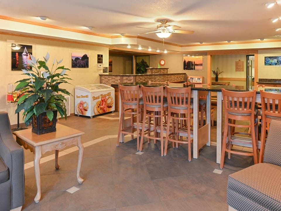 Best Western Plus Landmark Inn Hotel in Lincoln City