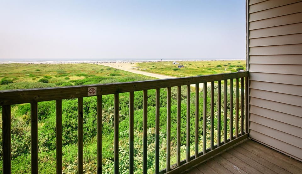 Lighthouse Suites Inn Hotel in Ocean Shores