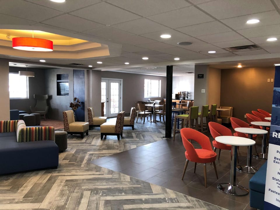 Best Western Plus Newport News Inn & Suites Hotel in Newport News