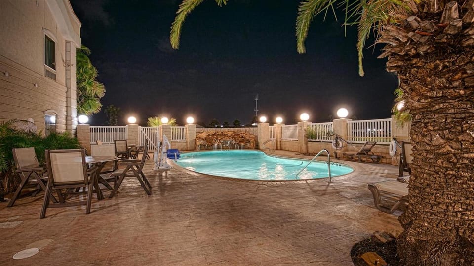 Best Western Plus Portland Hotel in Corpus Christi