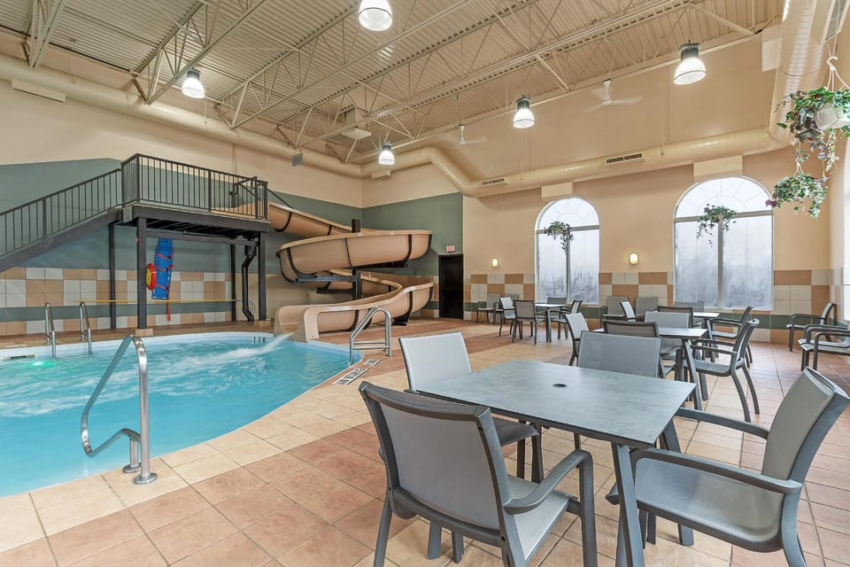 Swimming pool