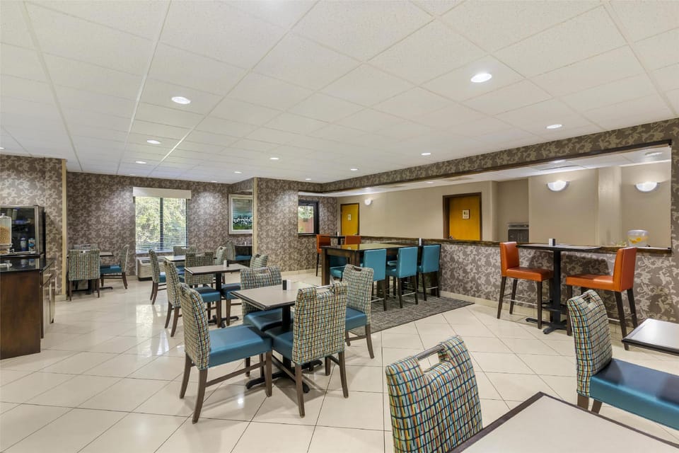 Best Western Plus Richmond Hill Inn Hotel in Richmond Hill