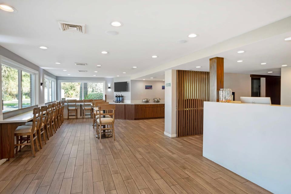 Best Western Shadow Inn Hotel in Woodland