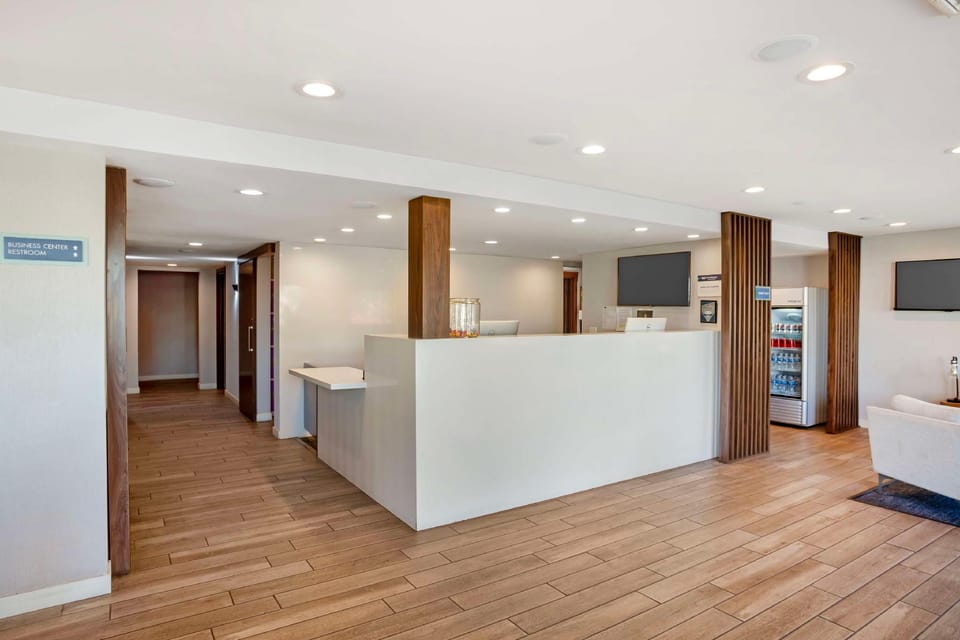 Best Western Shadow Inn Hotel in Woodland