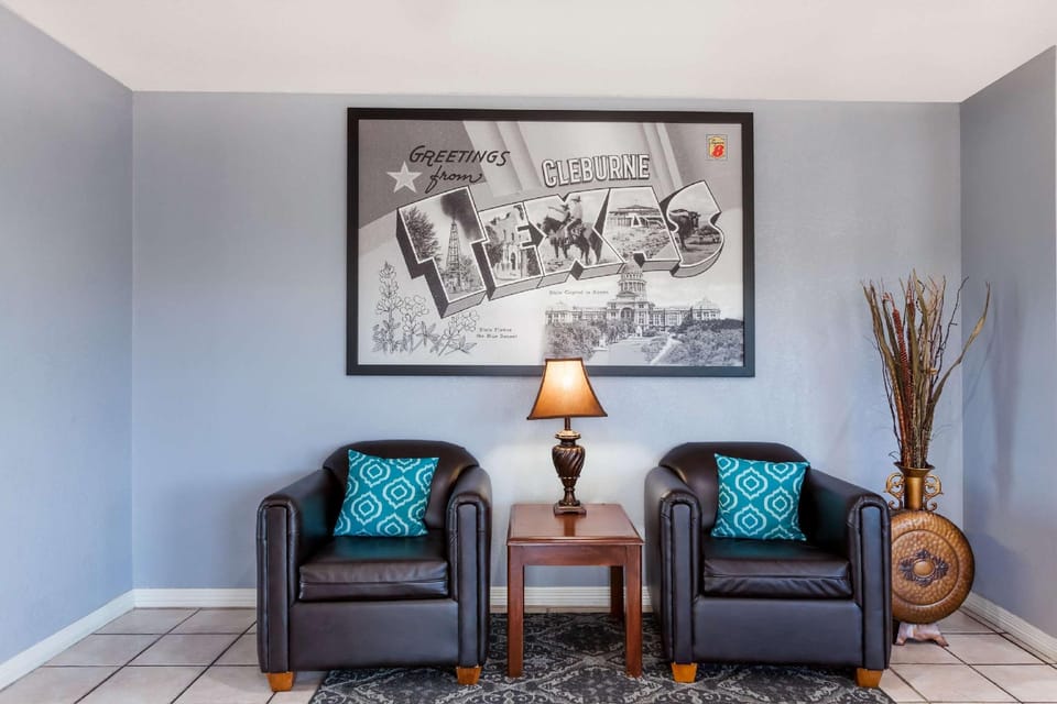 Super 8 By Wyndham Cleburne Hotel in Cleburne