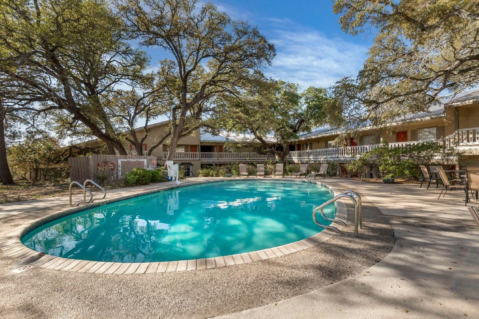 Best Western Sunday House Inn Hotel in Kerrville