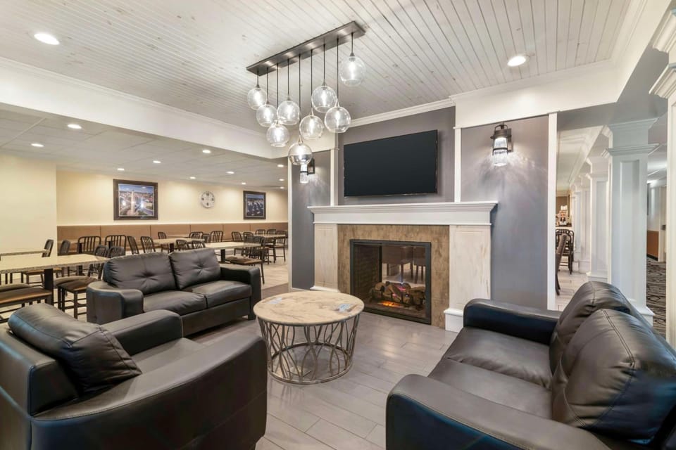 Best Western Plus Plattsburgh Hotel in Adirondack Mountains