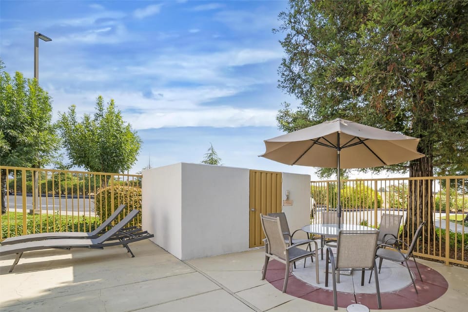 Best Western Plus Twin View Inn & Suites Hotel in Redding