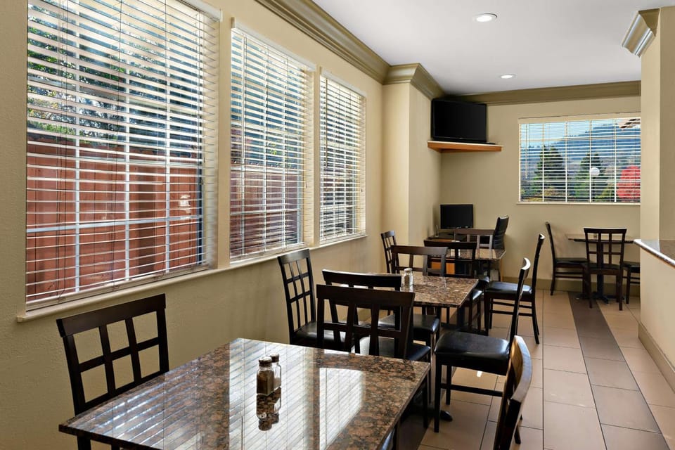 Best Western Willits Inn Hotel in Willits