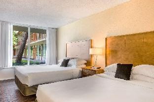 Red Lion Inn and Suites Branson Hotel in Hollister
