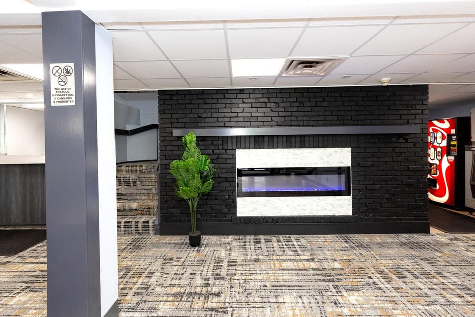 Coratel Inn & Suites - Mankato Hotel in Mankato