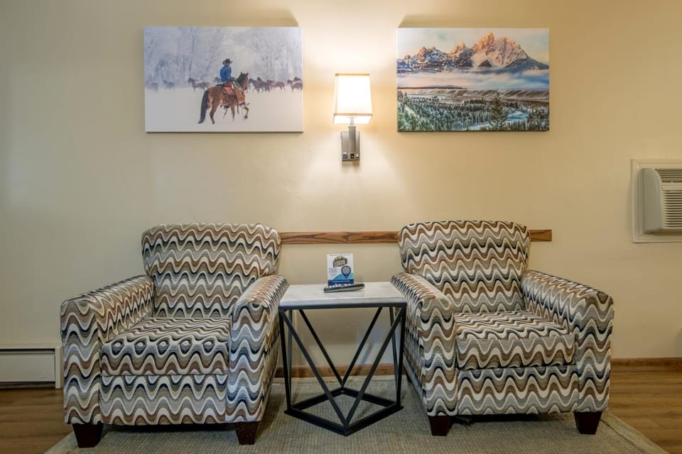 Glenwood Springs Cedar Lodge Inn in Glenwood Springs