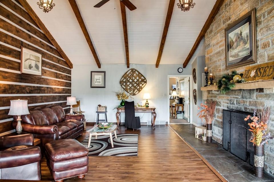 Cliff Dwellers Inn Inn in Blowing Rock