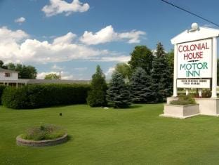 Colonial House Motor Inn Motel in Perth