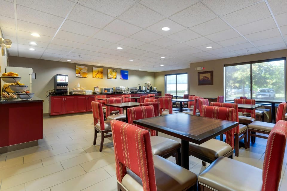Comfort Inn & Suites Cambridge Hotel in Maryland