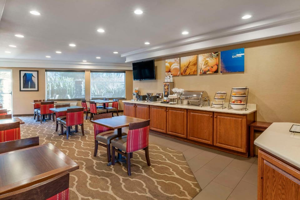 Comfort Inn & Suites Lincoln City Hotel in Devils Lake
