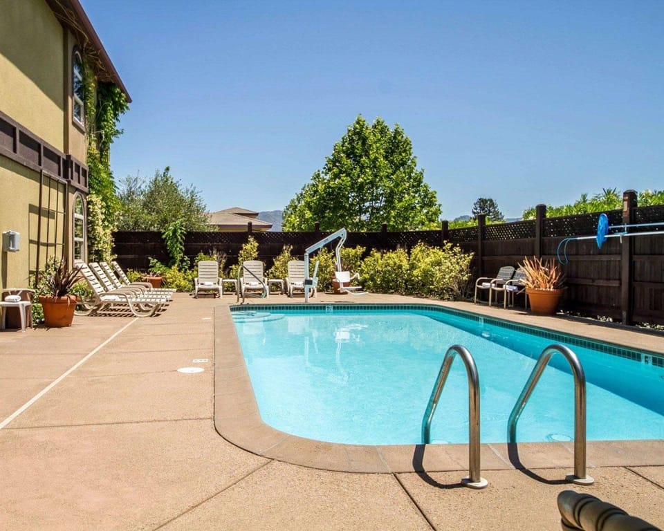 Comfort Inn & Suites Ukiah Mendocino County Hotel in Ukiah