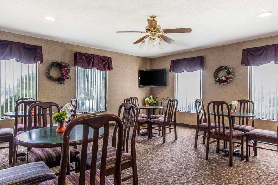 Quality Inn Andalusia Hotel in Alabama
