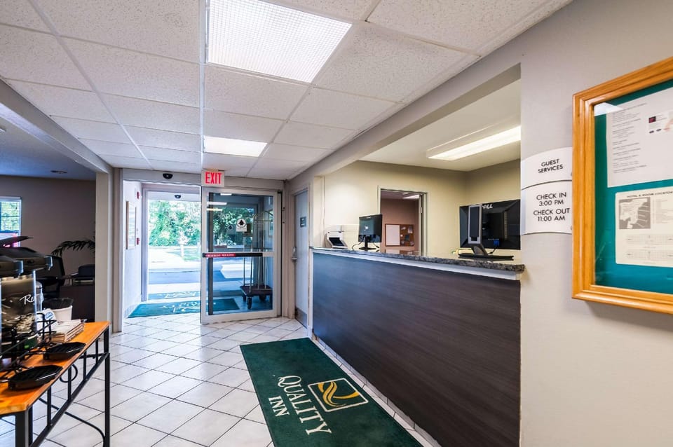 Quality Inn Solomons - Beacon Marina Hotel in Dowell