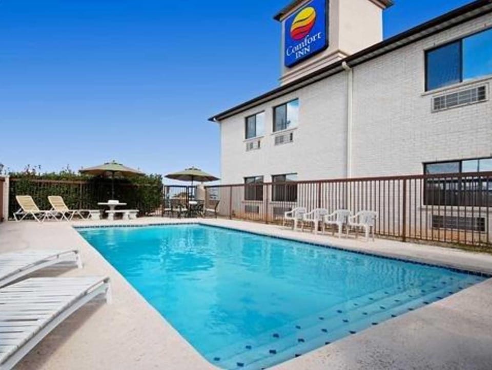 Quality Inn Cedar Park - Austin Northwest Hotel in Leander