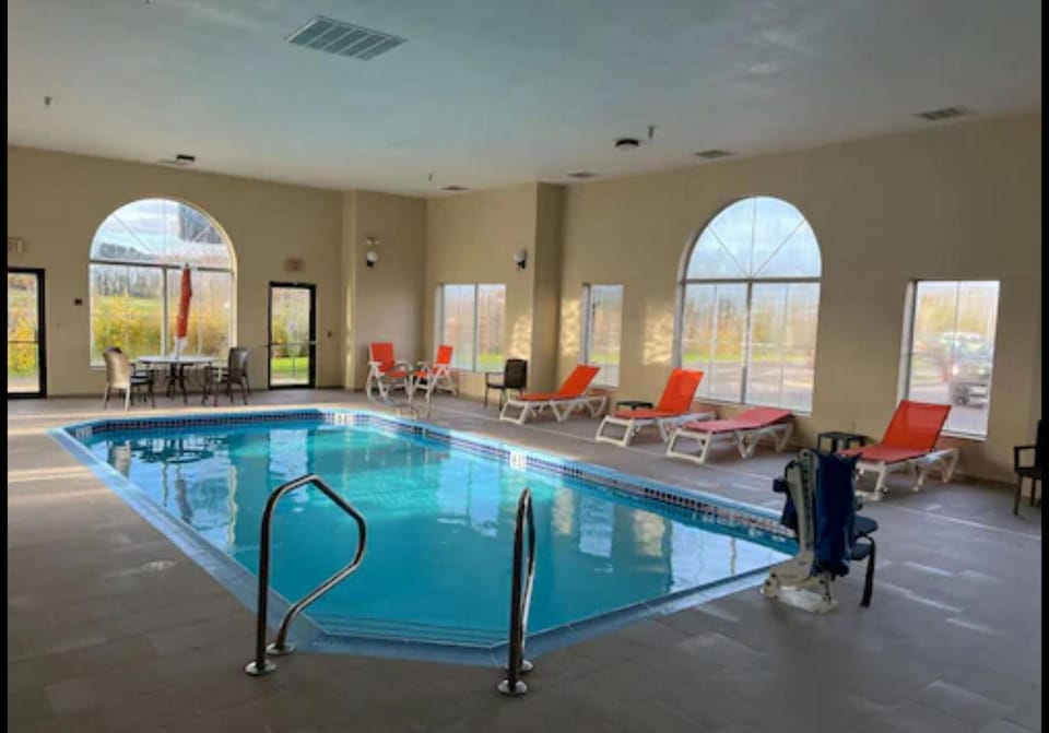 Wingate by Wyndham Clearfield Hotel in Allegheny River