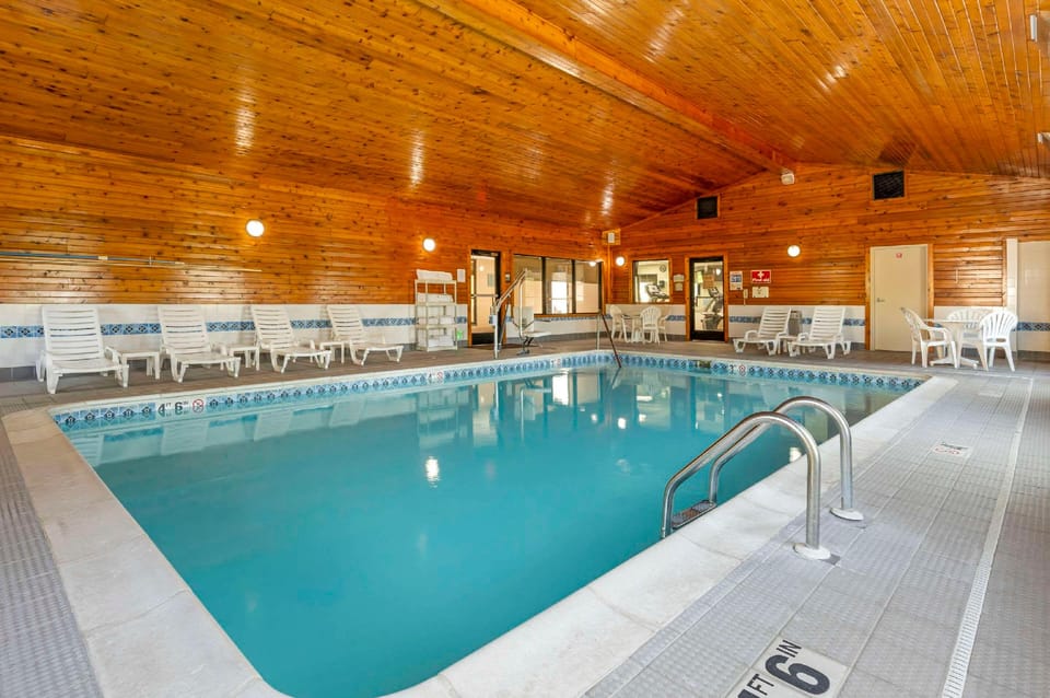 Comfort Inn Fremont Hotel in Jamestown Township