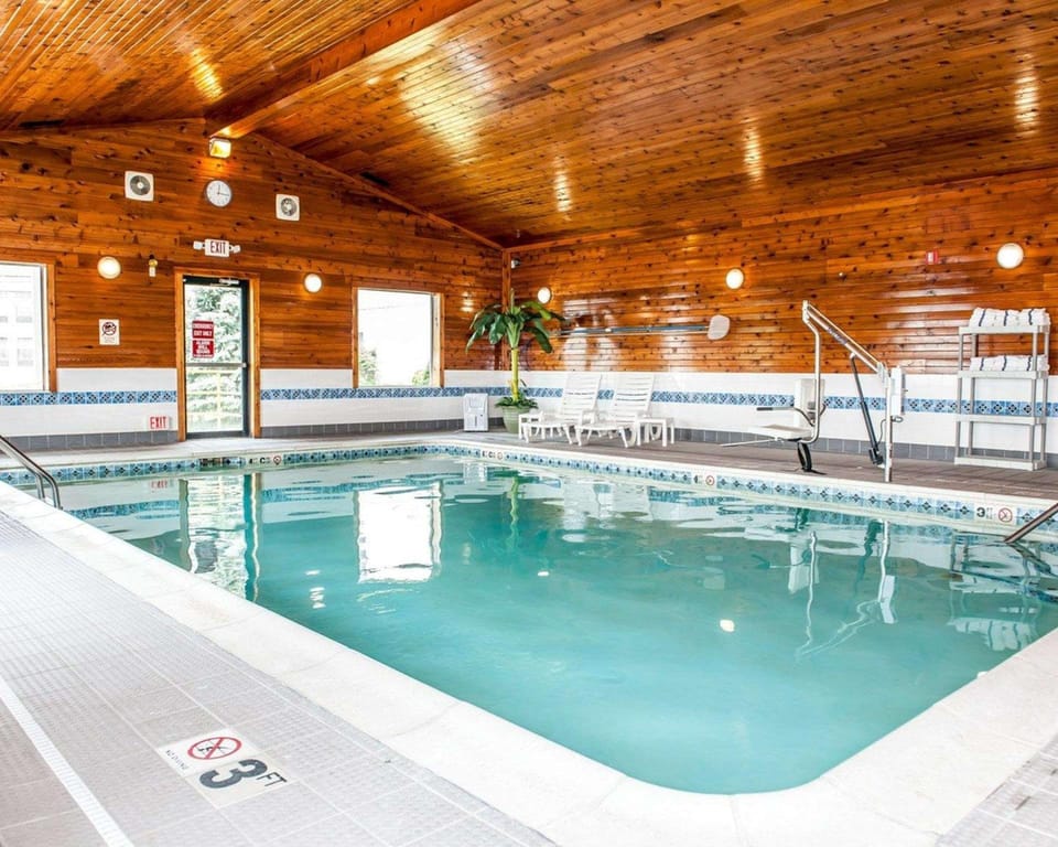 Comfort Inn Fremont Hotel in Jamestown Township