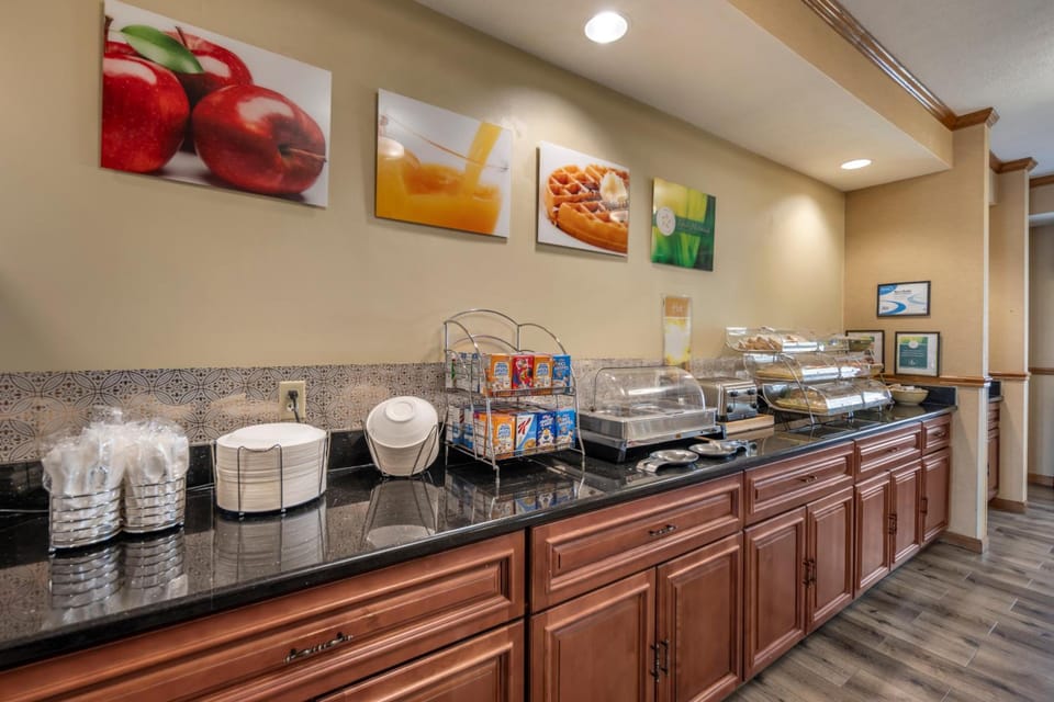Quality Inn Greenville North Hotel in Ohio