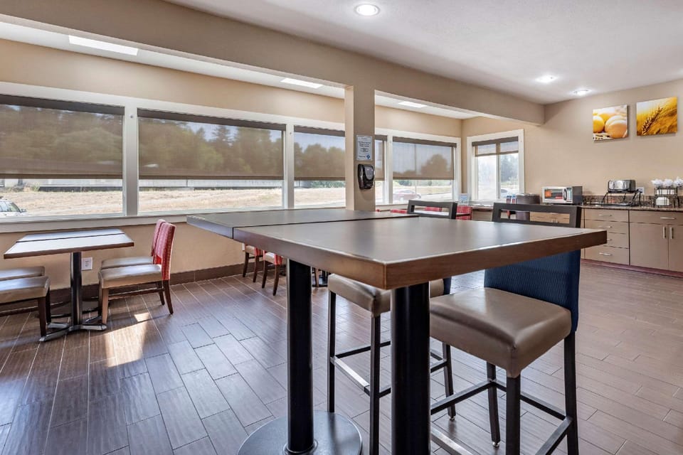 Comfort Inn & Suites Kelso - Longview Hotel in Longview