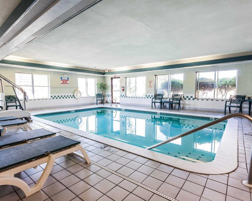 Comfort Inn & Suites Kelso - Longview Hotel in Longview