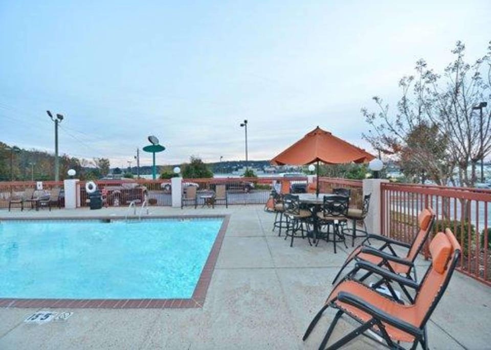Comfort Inn Meridian - Bonita Lakes Hotel in Meridian