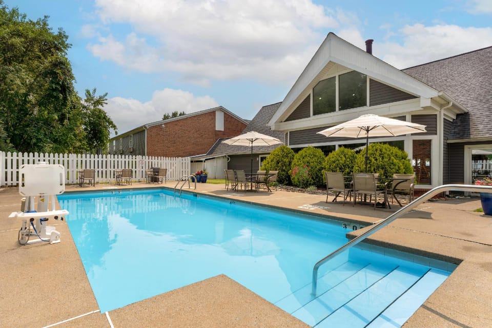 Quality Inn Morgantown Hotel in Shenandoah Valley