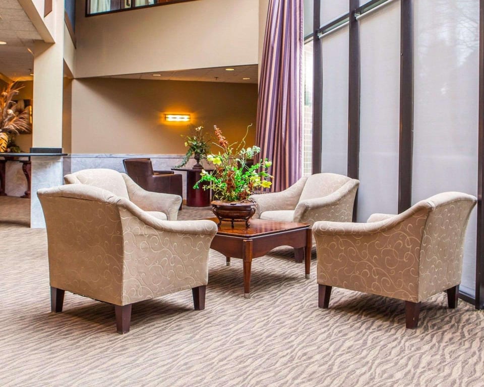 Quality Inn & Suites Orland Park - Chicago Hotel in Tinley Park