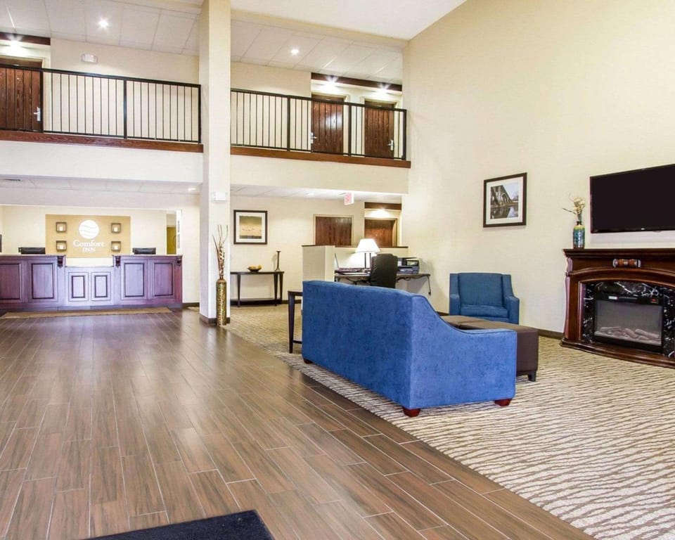 Comfort Inn Poplar Bluff North Hotel in Ozark Mountains