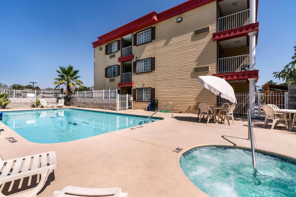 Comfort Suites Red Bluff near I-5 Hotel in Red Bluff