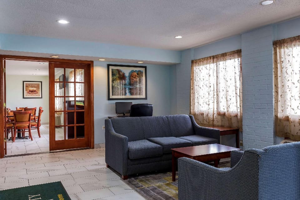 Quality Inn Sycamore - DeKalb Hotel in Illinois