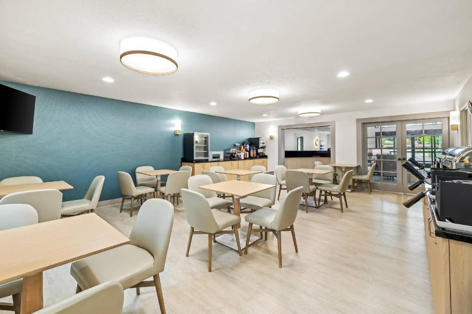 Comfort Inn Traverse City Hotel in Traverse City