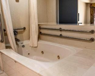 Suites Hotel in Waterford Township